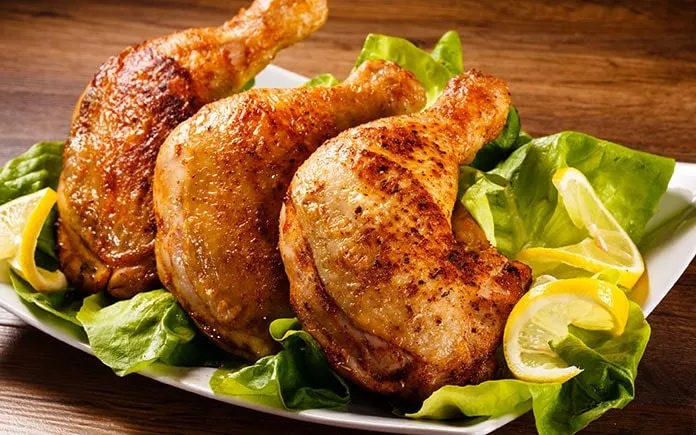 Những lý do nên kiêng thịt gà sau cắt mí