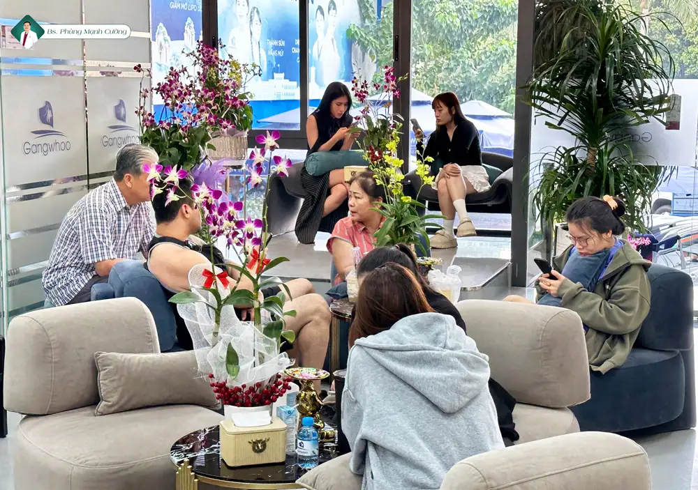 Độn Cằm Giá Bao Nhiêu? Giá Độn Cằm Mới Nhất 15 Hình ảnh khách hàng tại Bác sĩ Phùng Mạnh Cường