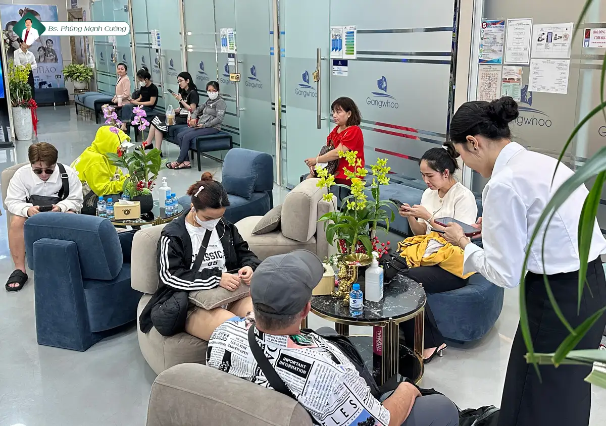 Hình ảnh khách hàng tại Bác sĩ Phùng Mạnh Cường