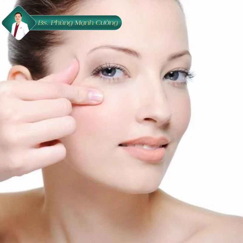 Cắt mí mắt bị nhiễm trùng: Triệu chứng và cách xử lý 10 Chăm sóc hậu phẫu hạn chế gây nhiễm trùng